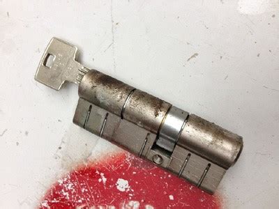 Zylinder defekt? Schlüsseldienst für den Austausch von Schlössern